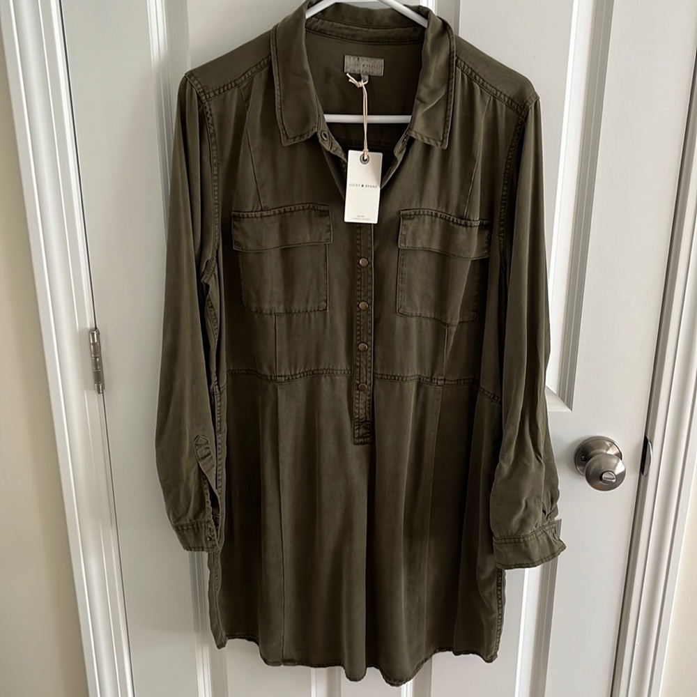 Lucky brand women’s mini dress. Hunter green half way bottom and side pockets